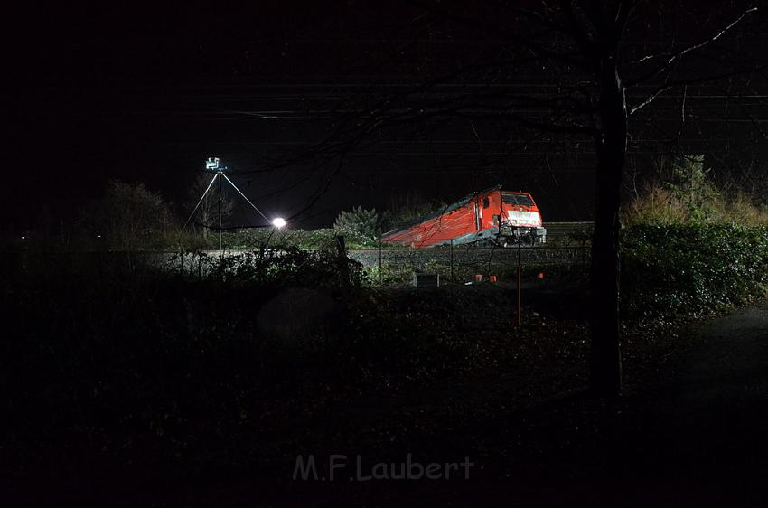 Schwerer VU Bus Zug Düsseldorf P695.JPG